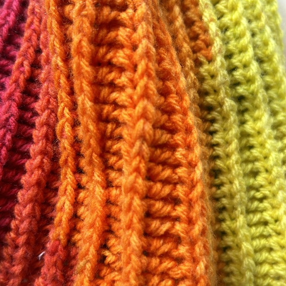 Kids OS Rainbow Beanie Handmade Beautiful Rainbow Ombré Pattern NWOT - Picture 9 of 10